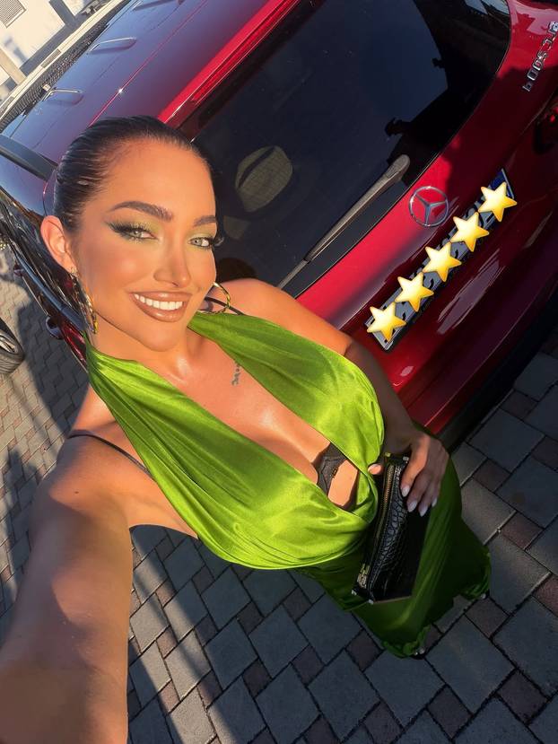 FOTO Laura Prgomet u 'Shrek' zelenoj haljini pokazala obline, a poželjela se i udati...