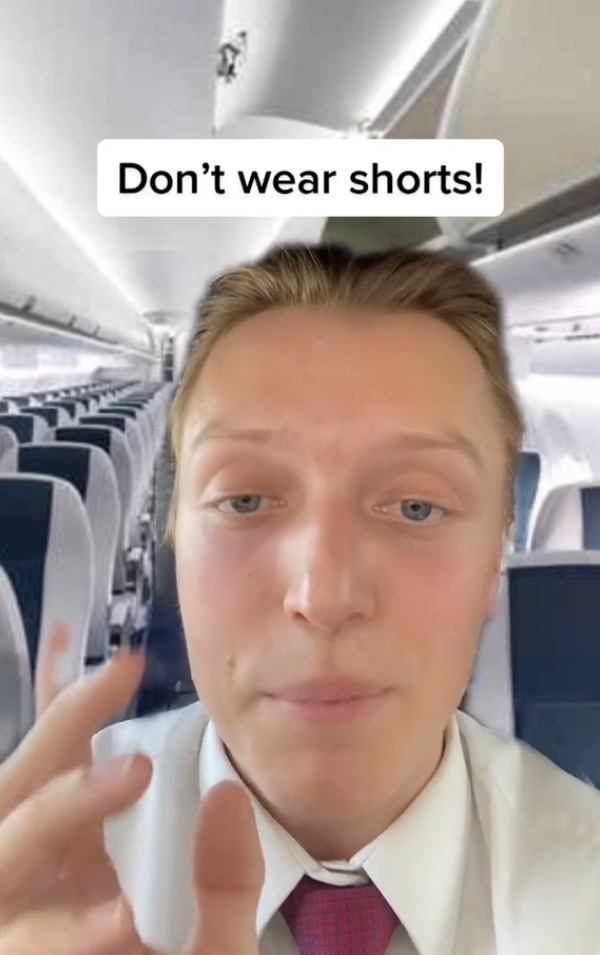 Stjuard objasnio zašto na letu nikad ne biste trebali nositi kratke hlače: 'Ovo je užasno...'