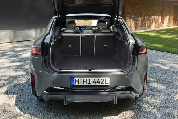 FOTO Ovo je novi BMW IX4: Coupe na struju ima 612 'konja'