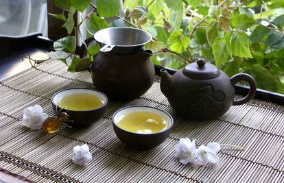 Uz tri šalice zelenog čaja na dan stariji ostaju u boljoj formi