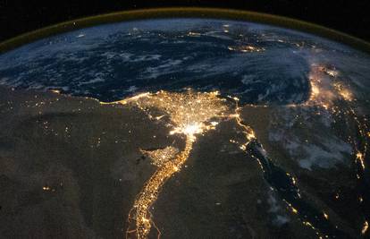 Iz svemira se noću vide samo najosvjetljeniji gradovi Zemlje