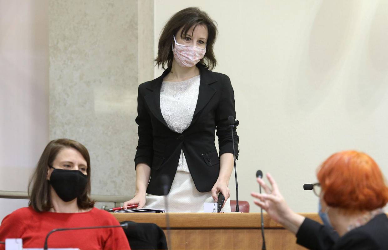 Zbrka u Saboru: Jandroković prekinuo sjednicu, tražio od Dalije negativan test na koronu
