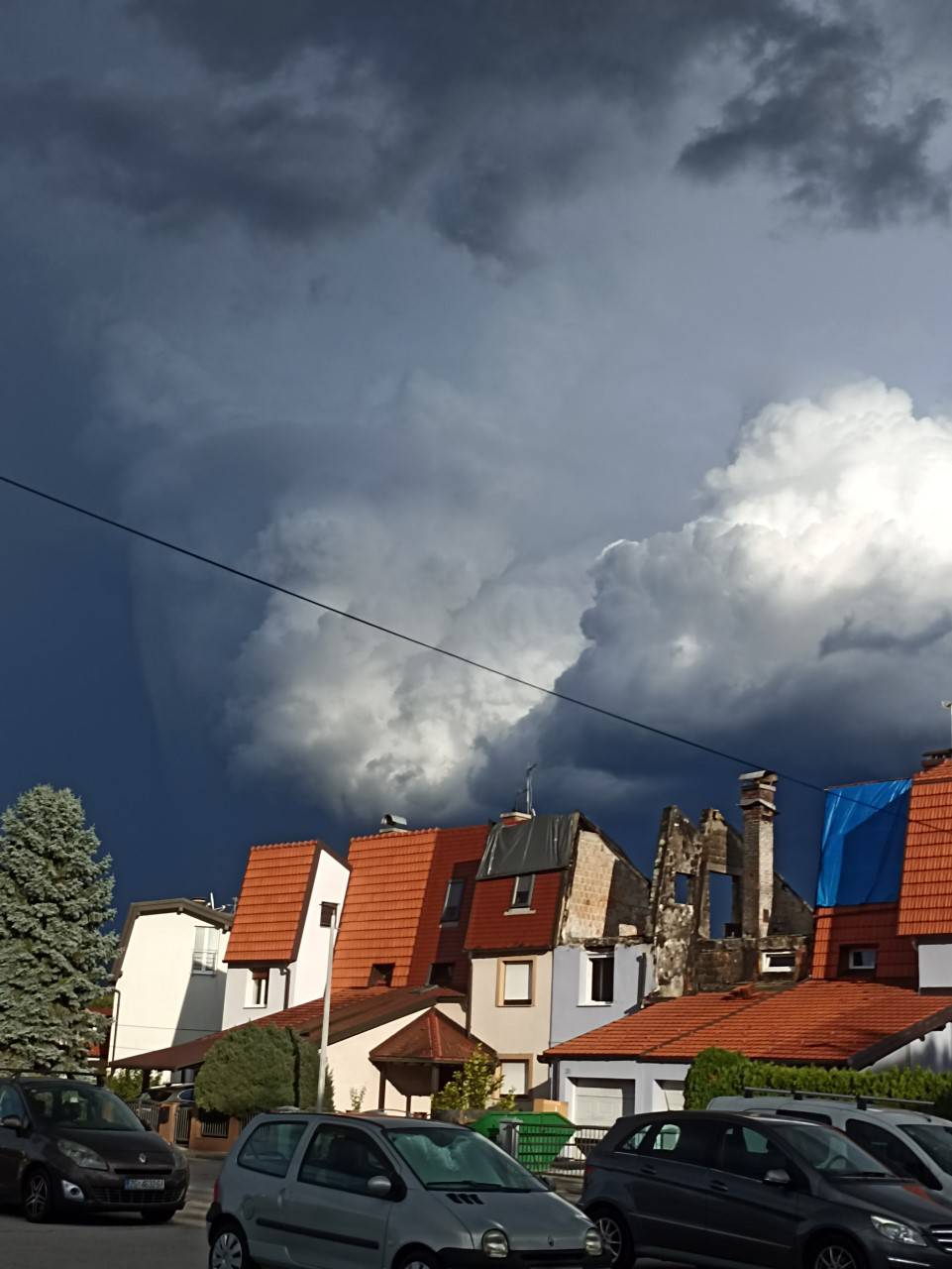 FOTO Čarolija iznad Zagreba: Duga, oluja i munja u isti čas
