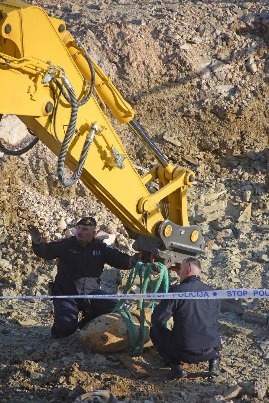 Pula: Iz samog centra Pazina uklonjena zaostala bomba iz Drugog svjetskog rata