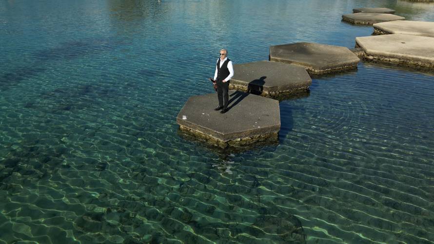 Spoj glazbe i osjećaja: Davor Radolfi predstavio novu pjesmu 'Živote moj… dao sam ti sve'