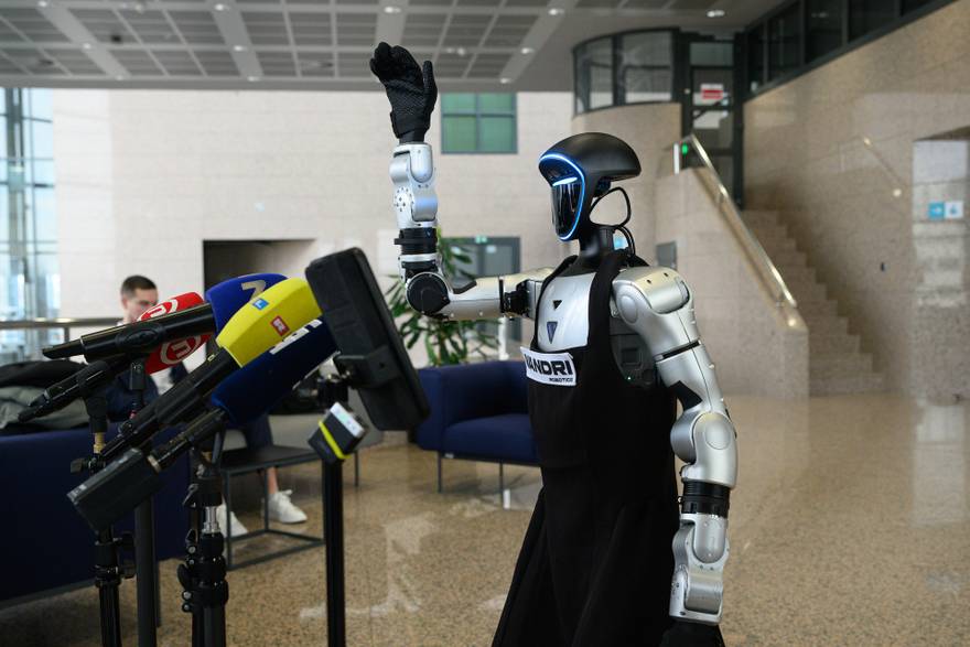 Izjave za medije nakon okruglog stola "KOD koji upravlja &zcaron;ivotima"