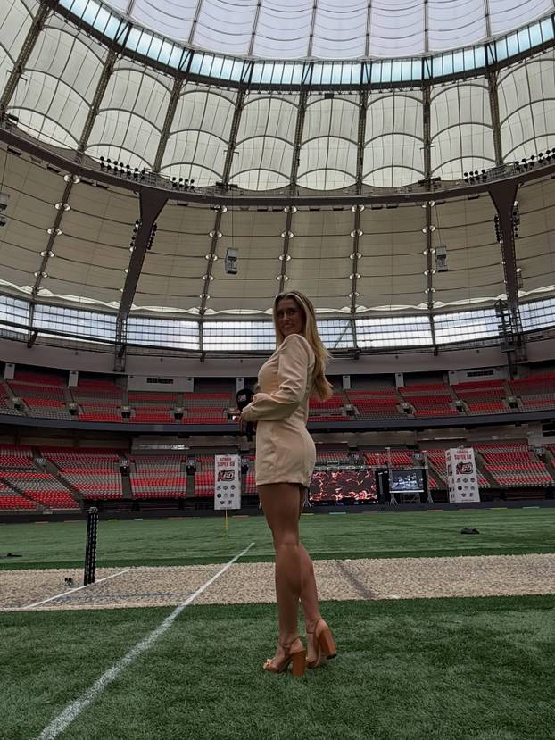 Ispale na Australian Openu: Ovu sportsku novinarku optužili su da otkriva ipak malo previše