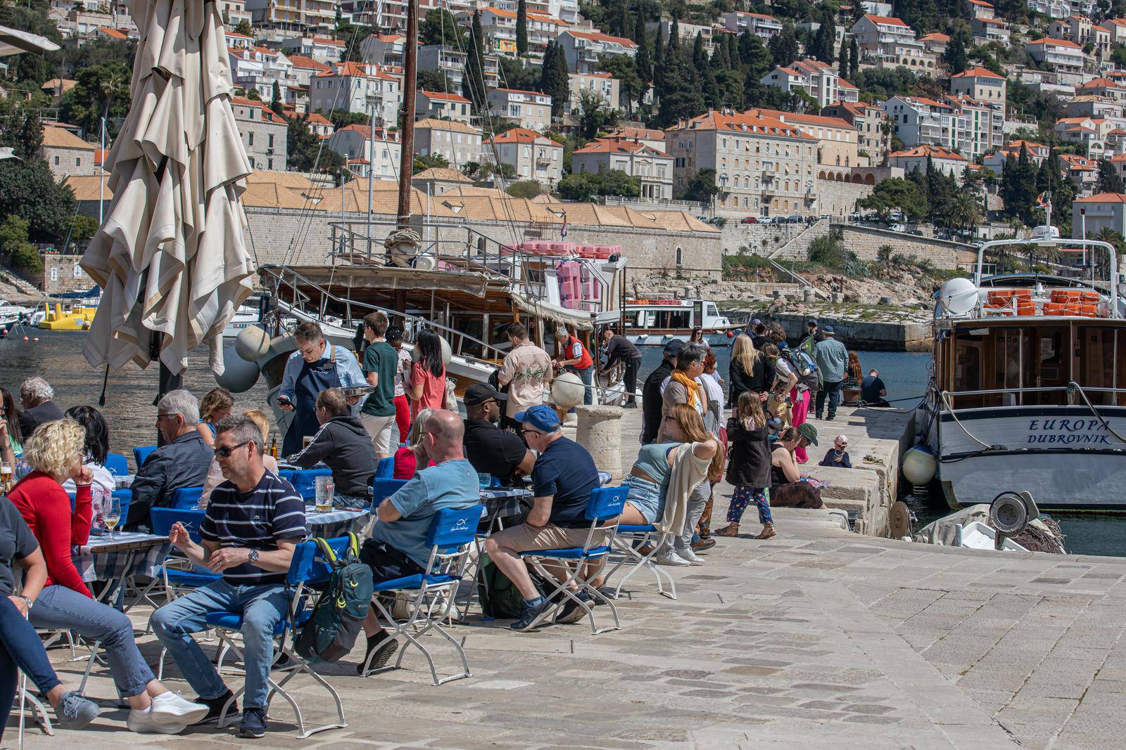 Dubrovnik: Stara gradska jezgra puna je turista