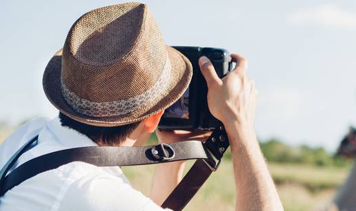 Manekenka razotkrila trikove koje koriste modni fotografi: 'Čuvajte se online kupovine!'