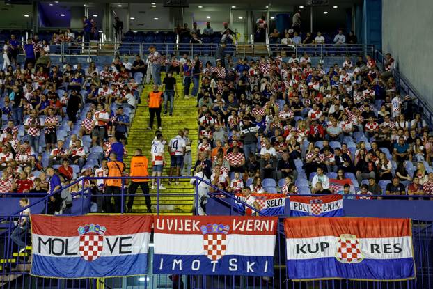 Atmosfera na tribinama tijekom susreta Hrvatske i Crne Gore u kvalifikacijama za Svjetsko prvenstvo