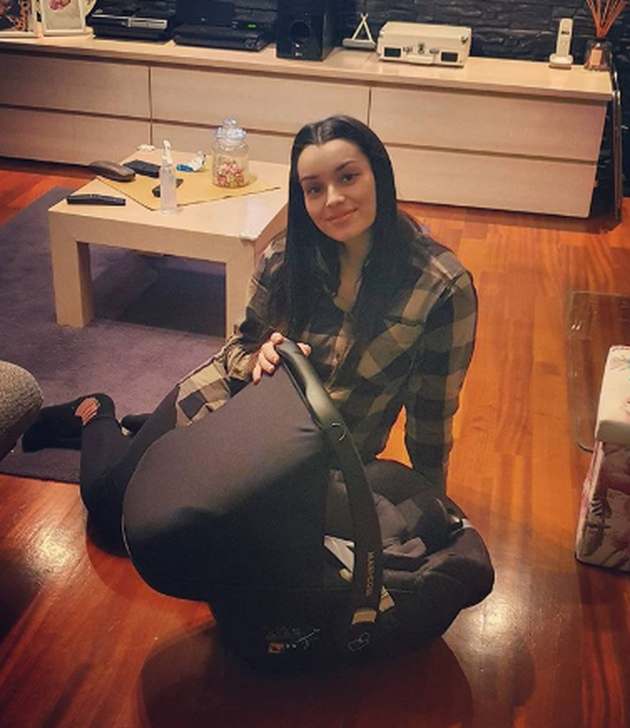 Sementa se vratila na posao nakon kraha obiteljskog biznisa i porodiljnog: 'Mame, držite se'