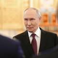 Putin ja&ccaron;a osiguranje: Zabranio mobitele zaposlenicima. Moraju skidati satove, nositi maske...