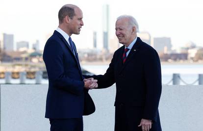 Princ William i Biden u Bostonu raspravljali  o klimi, Netflixova serijal o Harryju zasjenio posjet