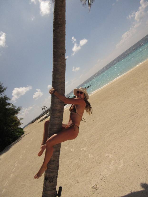 FOTO Najzgodnija tenisačica istaknula obline u uskoj majici