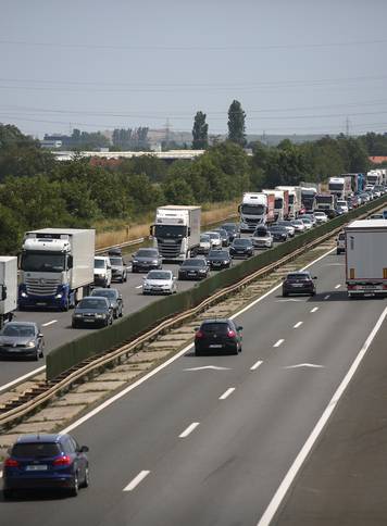 Zagreb: Kilometarske kolone pred naplatnom postajom Lučko