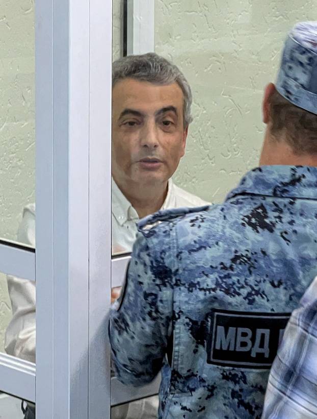 Yabloko deputy chairman Shlosberg attends court hearing in Pskov