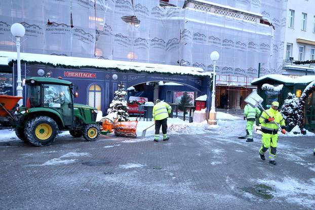 Zagreb: Nastavlja se uklanjanje snijega iz centra grada