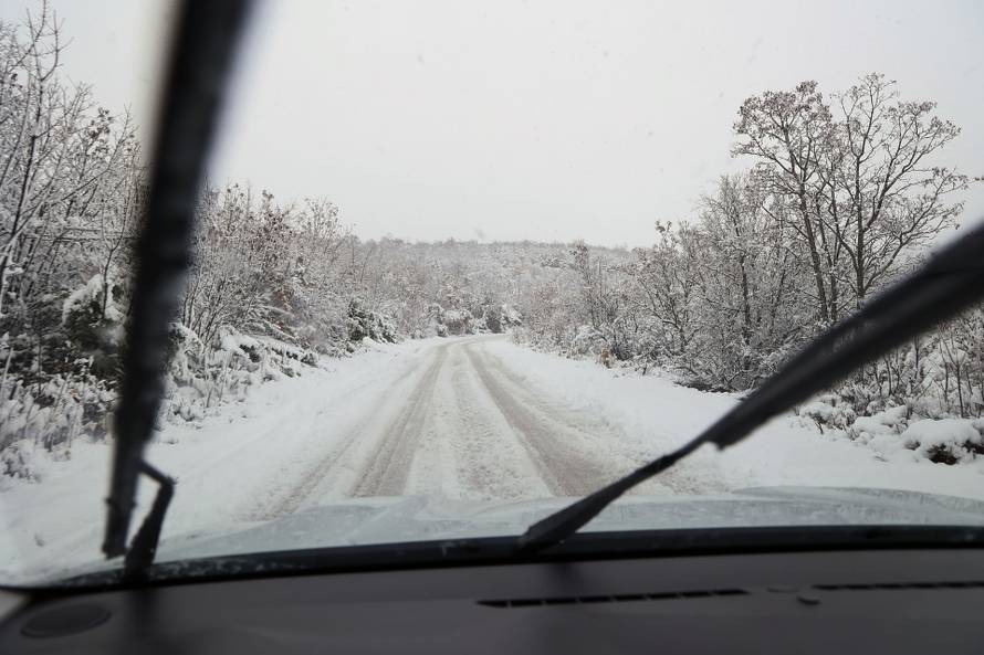 Snijeg u Dalmatinskoj Zagori