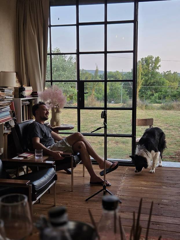 FOTO Farma blizu Splita na kojoj možete ručati među knjigama i družiti se sa životinjama