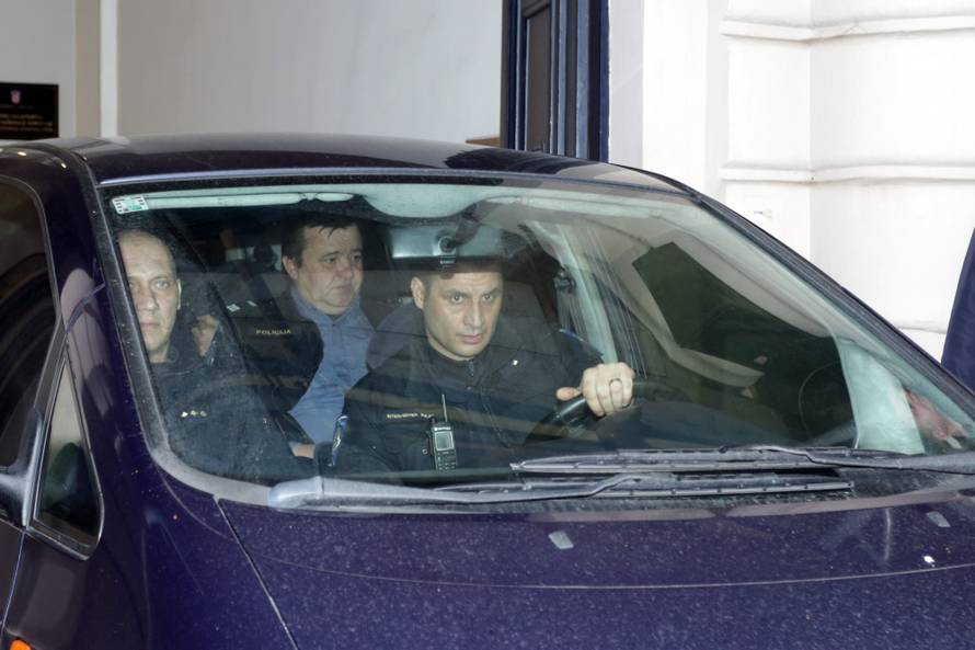 Uhićenja po Zagrebu: Iz deset tvrtki izvukli desetke milijuna