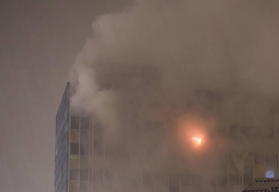 Zagreb: Požar u Vjesnikovom neboderu