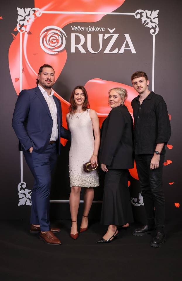 Zagreb: Uzvanici na dodjelu medijske nagrade "Večernjakova ruža" u Hrvatskom narodnom kazalištu