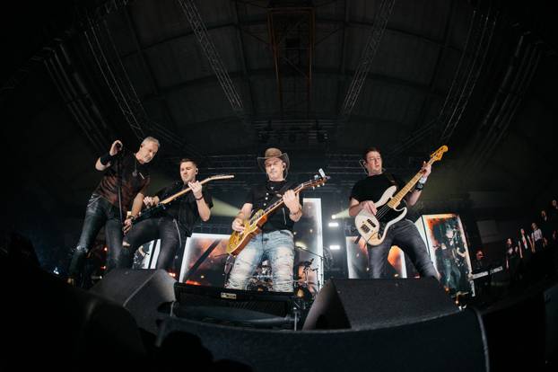 Thompson drugu večer zaredom napunio riječku Dvoranu mladosti: Pogledajte atmosferu