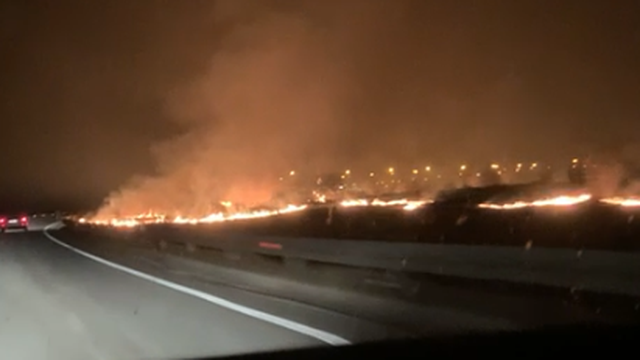 VIDEO Izbio je veliki požar kod Udbine, zbog dima smanjena je vidljivost na autocesti