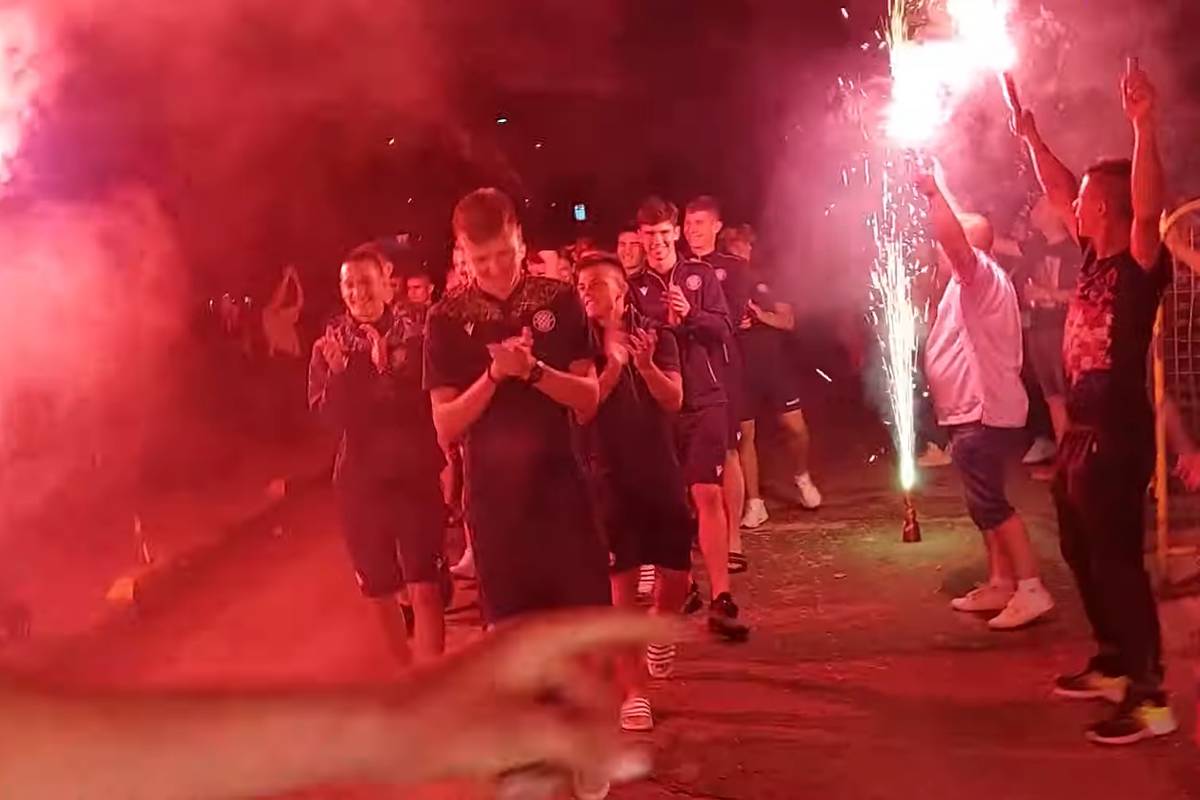VIDEO 'Šampioni!' Hajdukovci imali vatreni doček u srcu Bosne
