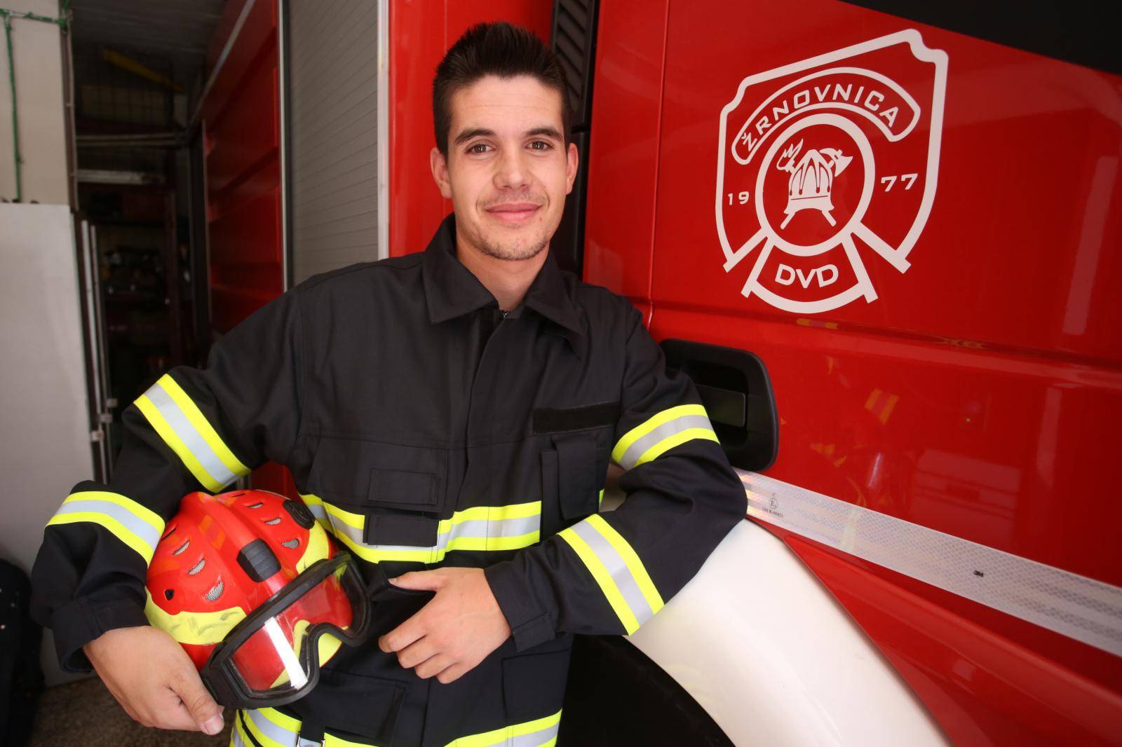 Imao je 17 i pomagao je gasiti požar, danas je - vatrogasac...