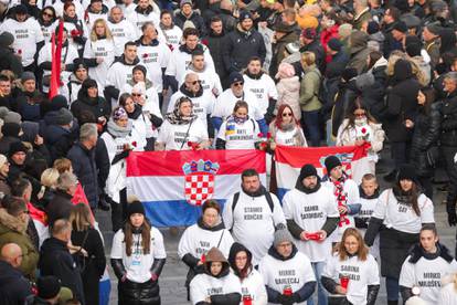 Emotivne scene iz Vukovara: Deseci tisuća u Koloni sjećanja