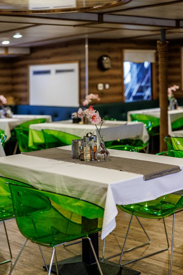 FOTO Zavirite u prvi brod-hotel u Hrvatskoj: Noćenje na ovom brodu u Rijeci ima posebnu čar