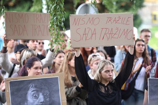 Zagreb: Studenti dramske umjetnosti prosvjeduju i traže otkaz dekana