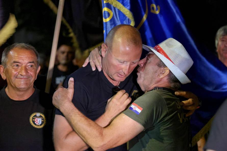 Benkovac: Prosvjed branitelja protiv festivala Nosi se