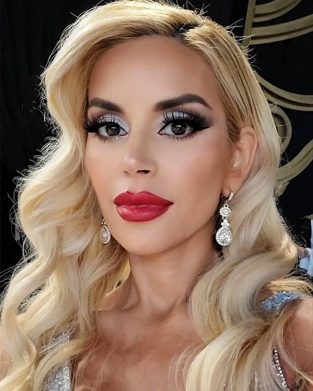 FOTO Ova mama je potrošila 85 tisuća eura da postane barbika: Evo kako je izgledala prije