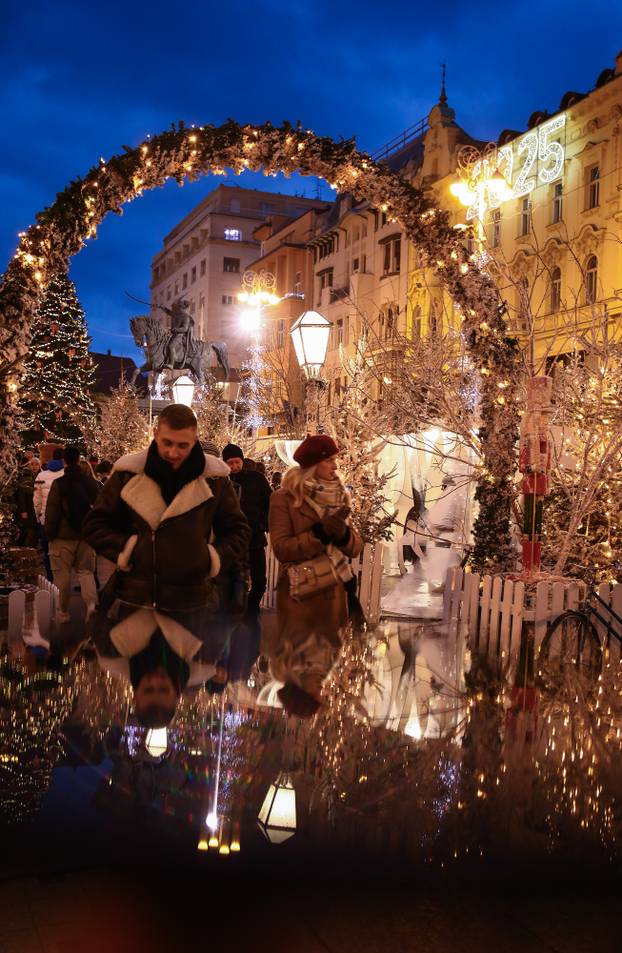 Zagreb: Zagrebački Advent na Trgu bana Jelačića