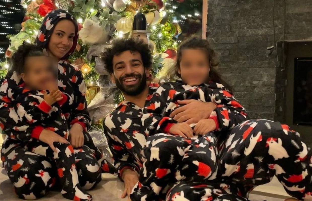 Salah razbjesnio neke navijače fotografijom kraj božićne jelke: Srami se! To nije naš blagdan