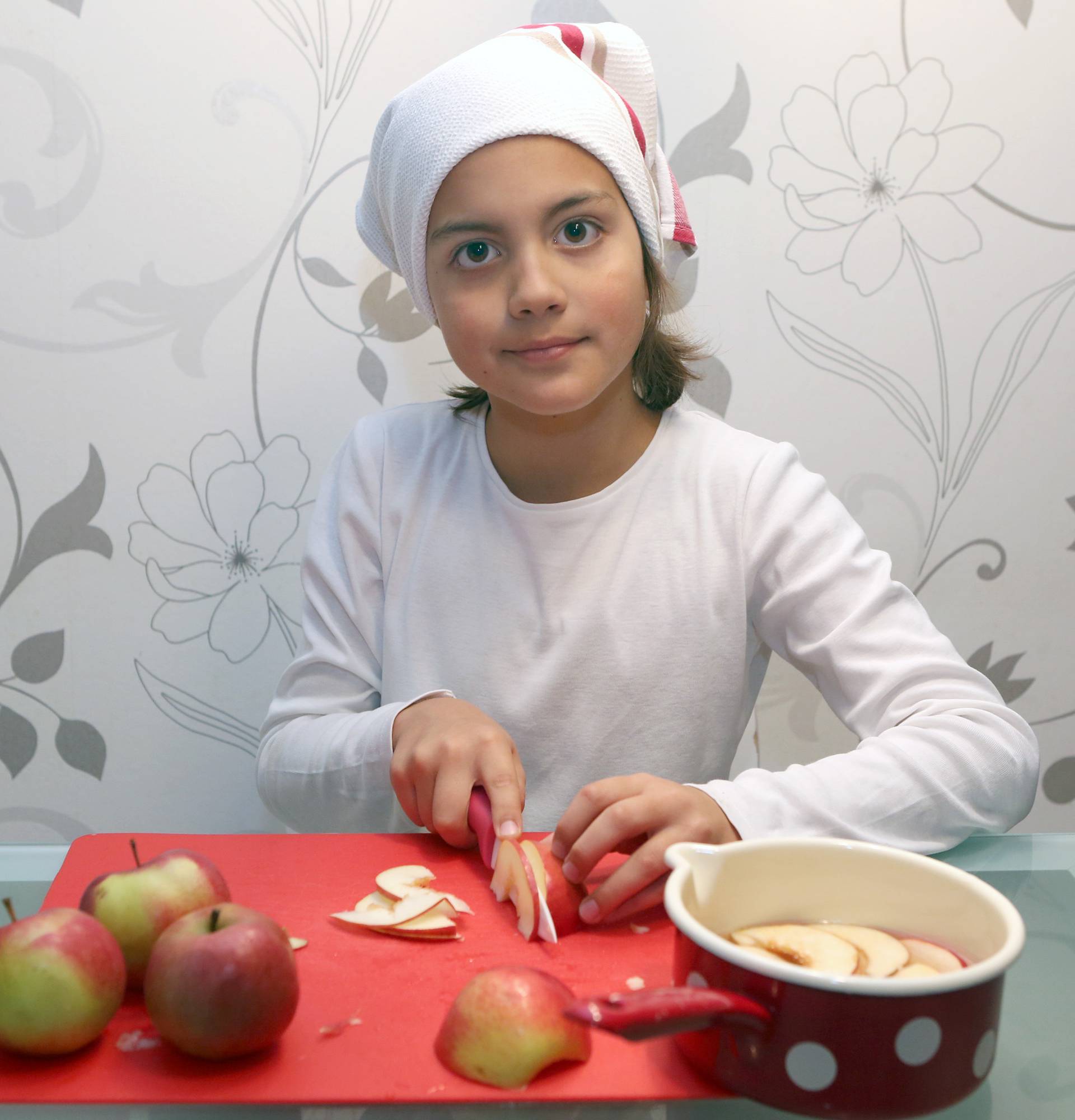 Mali masterchef: Emanuel (9) nakon nogometa trči kući kuhati