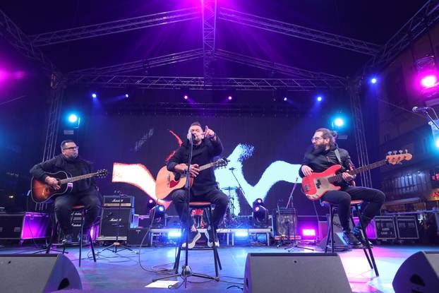 Zagreb: Koncert Želim život, zaklade Ana Rukavina na glavnom gradskom trgu