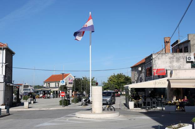 Murterani na referendumu odlučuju o načelniku koji je novac općine trošio u bordelu