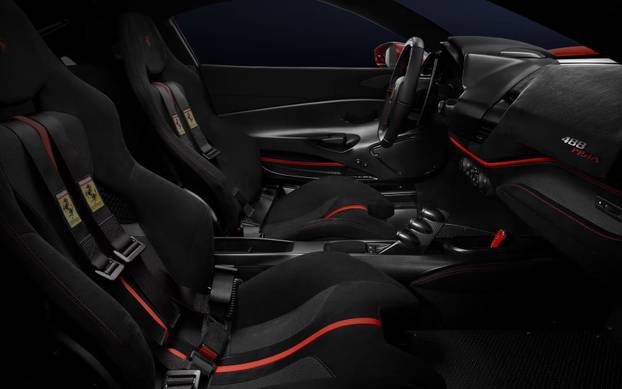 FOTO Ovo je vozni park Kyliana Mbappéa: Izgleda impresivno, ali ne vozi nijedan od ovih auta!