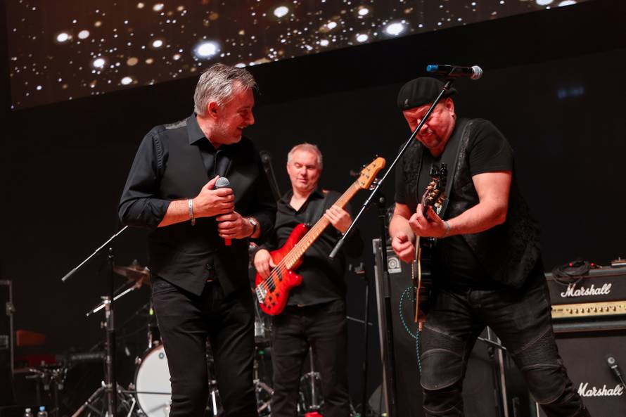 Frankfurt: Hrvatska noć u Suwag Energie Areni