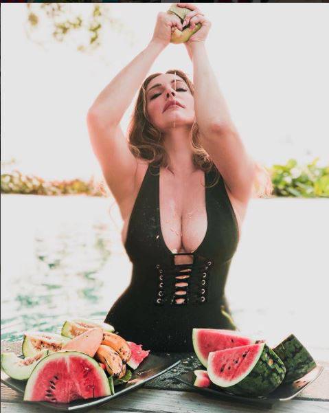 Model Kelly Brook: 'Dečko mi kontrolira što jedem i pijem...'