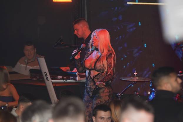 Beograd: Dara Bubamara za doček Srpske Nove godine pjevala u restoranu Nacionalna klasa