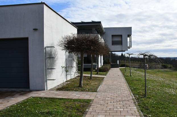 FOTO Ovo je luksuzno imanje s bazenom na kojem živi uhićeni gradonačelnik N. Gradiške Grgić