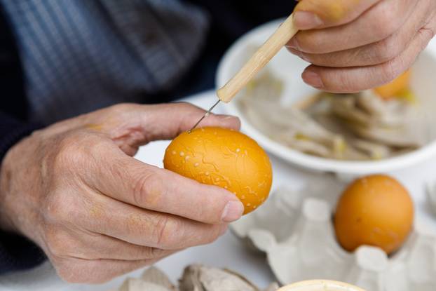 Zagreb: U Etnografskom muzeju Slavica Moslavac održala je radionicu bojanja pisanica