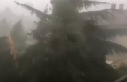 Snažna oluja pogodila je Istru: Kiša potopila ulice i 'ipsilon'