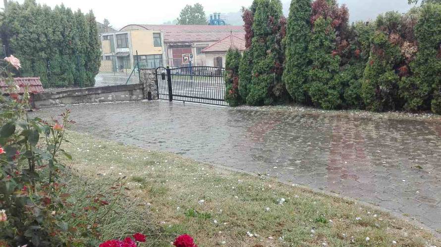 Počelo nevrijeme: U Mariji Bistrici tuča kao golf loptice