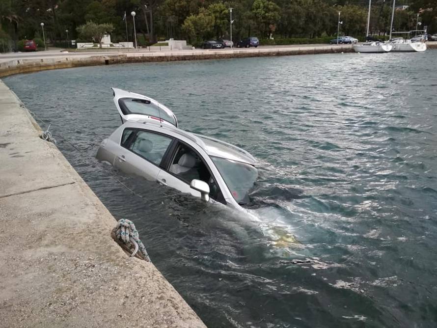 Nevrijeme na Rabu: Parkirala na rivi i ostala bez automobila