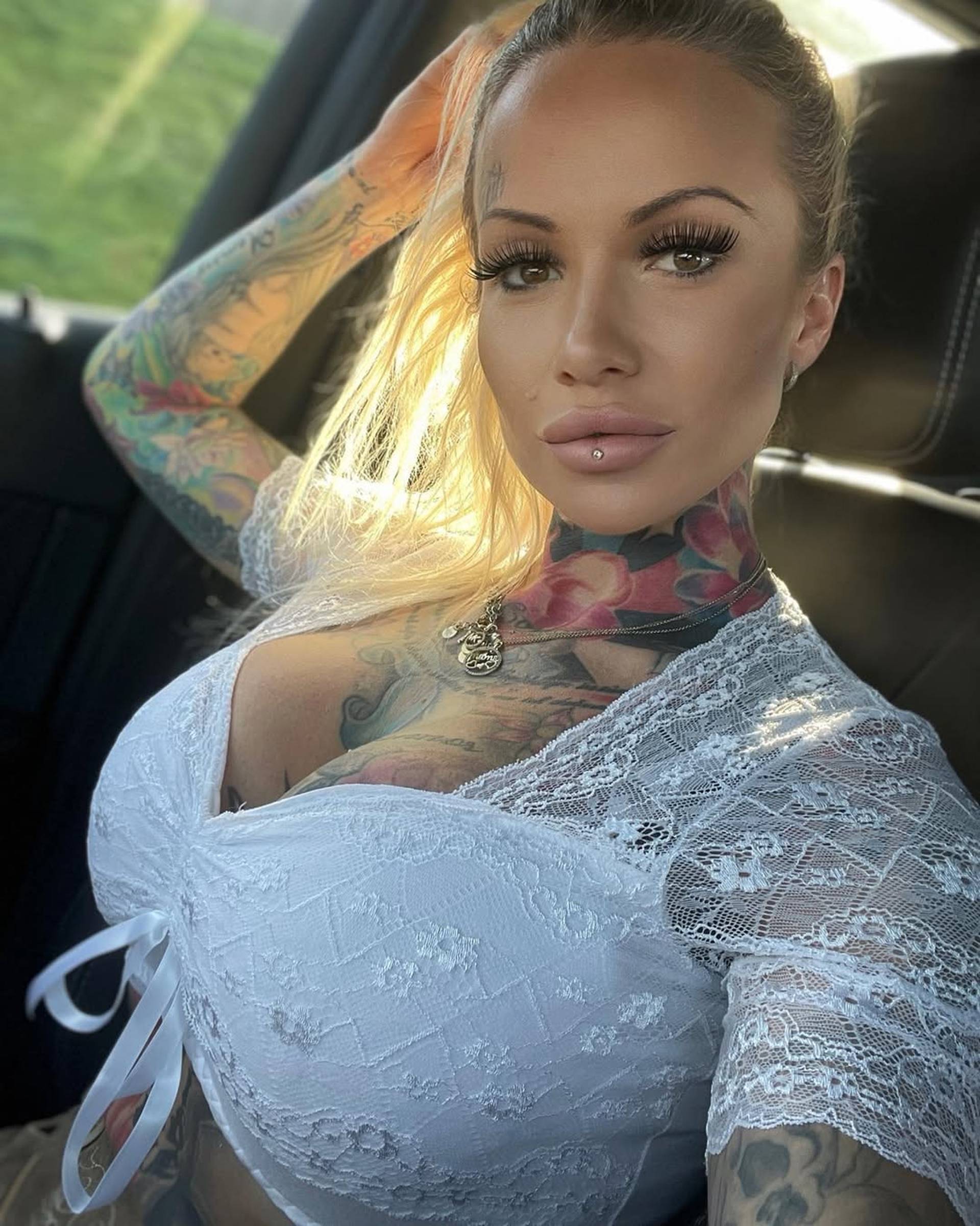 FOTO Lijepoj Njemici ponestaje mjesta za nove tetovaže: Na njih je potrošila 50.000 eura...